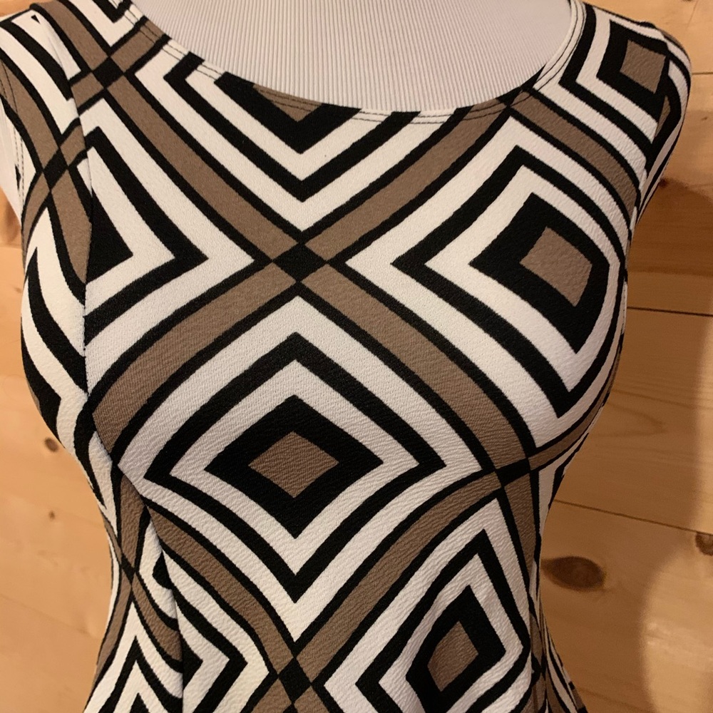 Diamond Patterned blouse - Picture 3 of 3